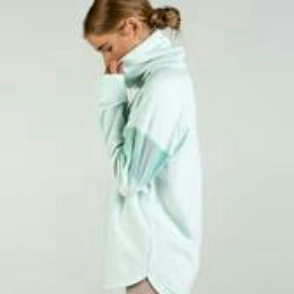 ✨Gymshark Women Slouch Hoodie✨ - Picture 5 of 8